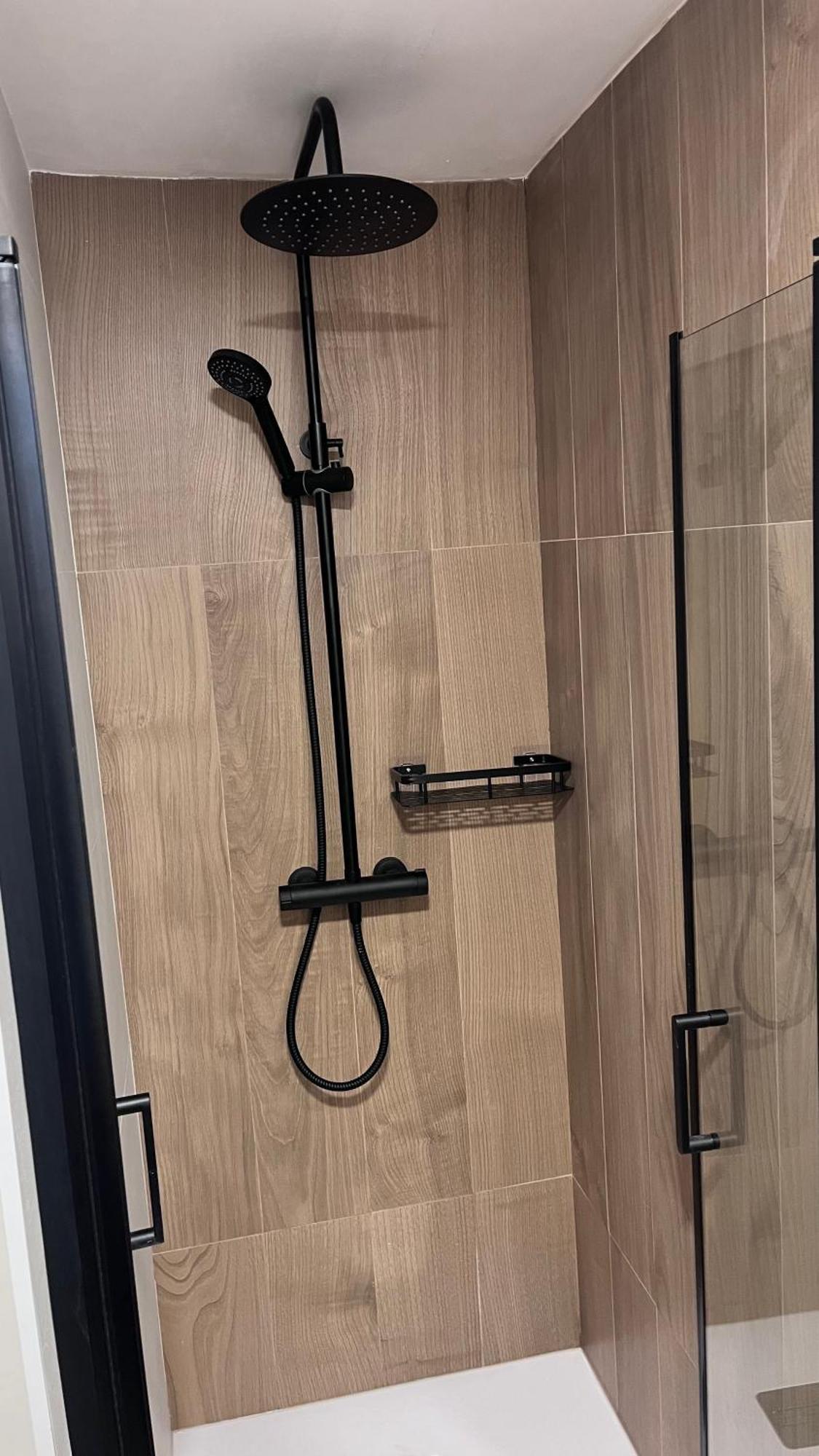 לאון Victrix Homes מראה חיצוני תמונה